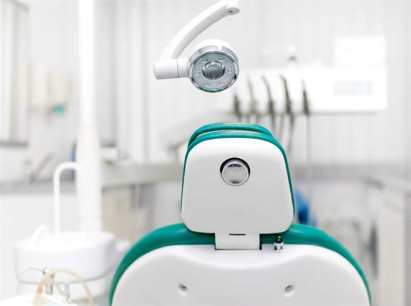 Dentista de Encisa con experiencia profesional en A Coruña